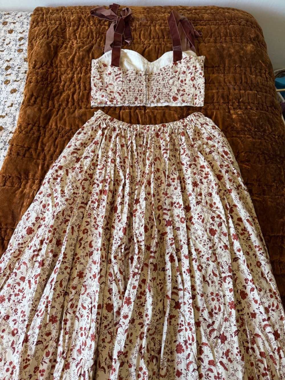 Kacey Musgraves x Reformation Set - Picture 5 of 7